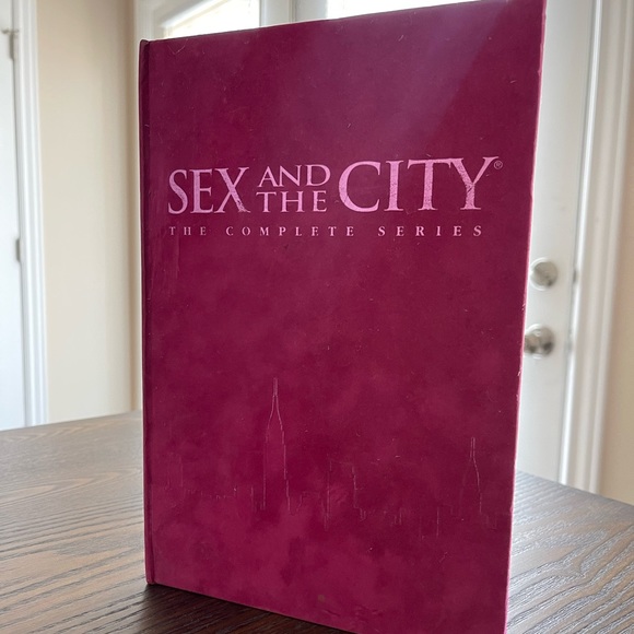 Sex and the City complete DVD set - Picture 1 of 4